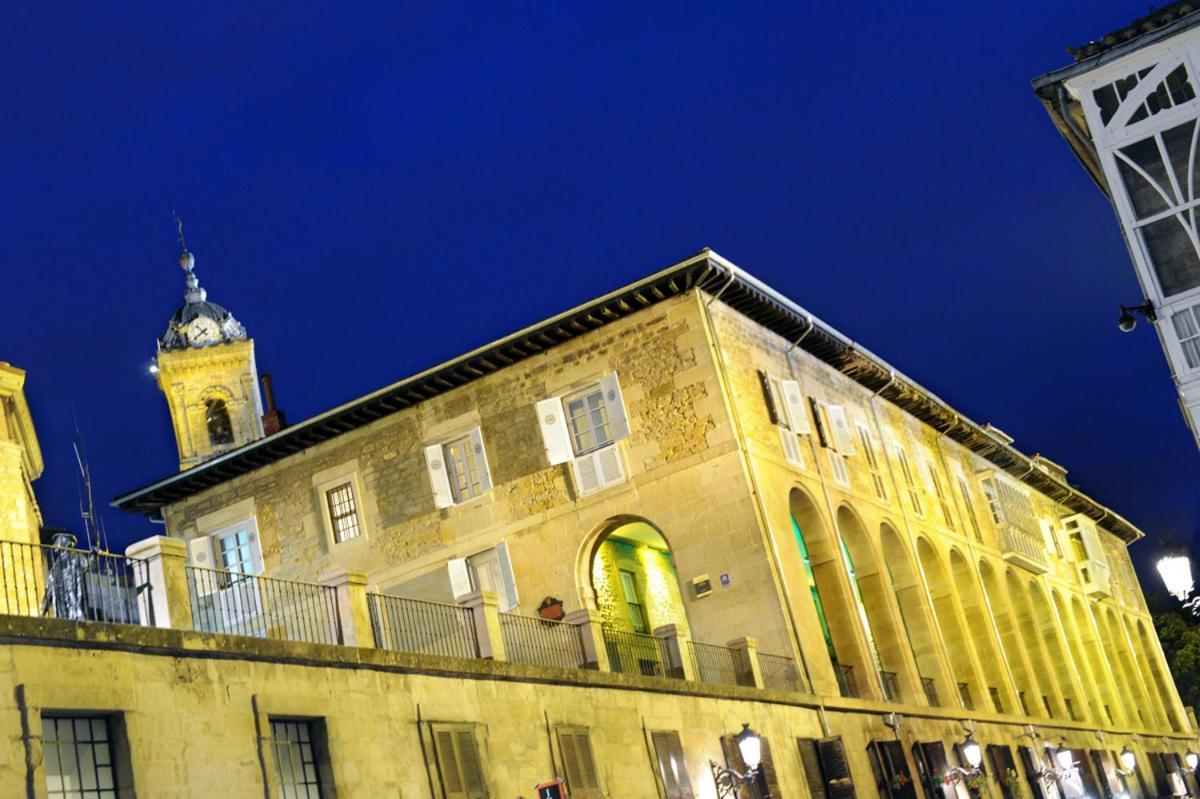 La Casa De Los Arquillos Vitoria-Gasteiz Luaran gambar