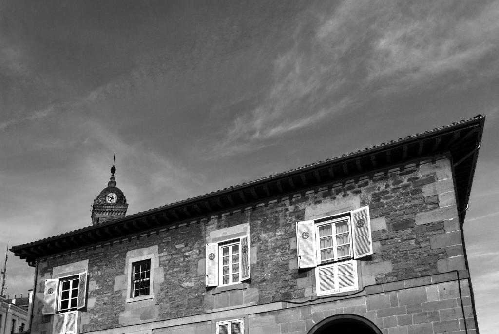 La Casa De Los Arquillos Vitoria-Gasteiz Luaran gambar
